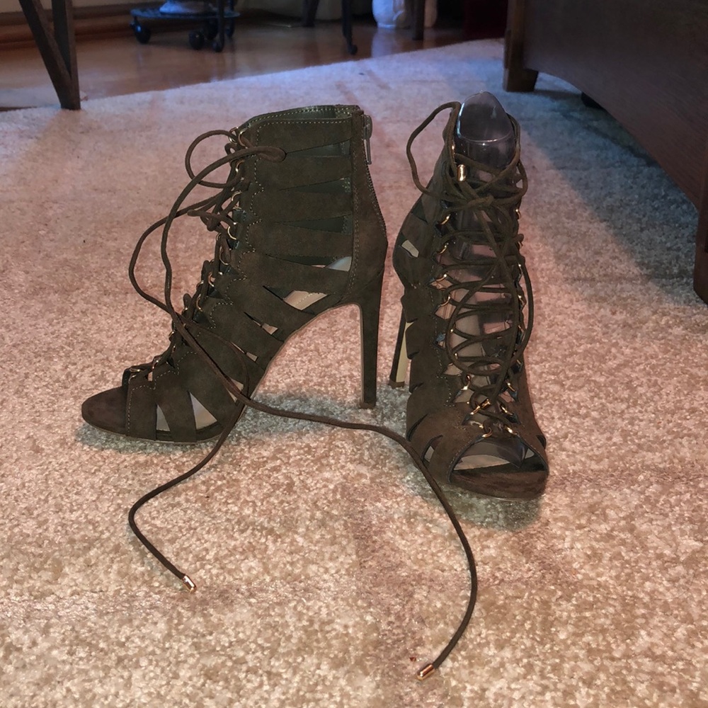 Never worn ALDO Sorenza gladiator heel